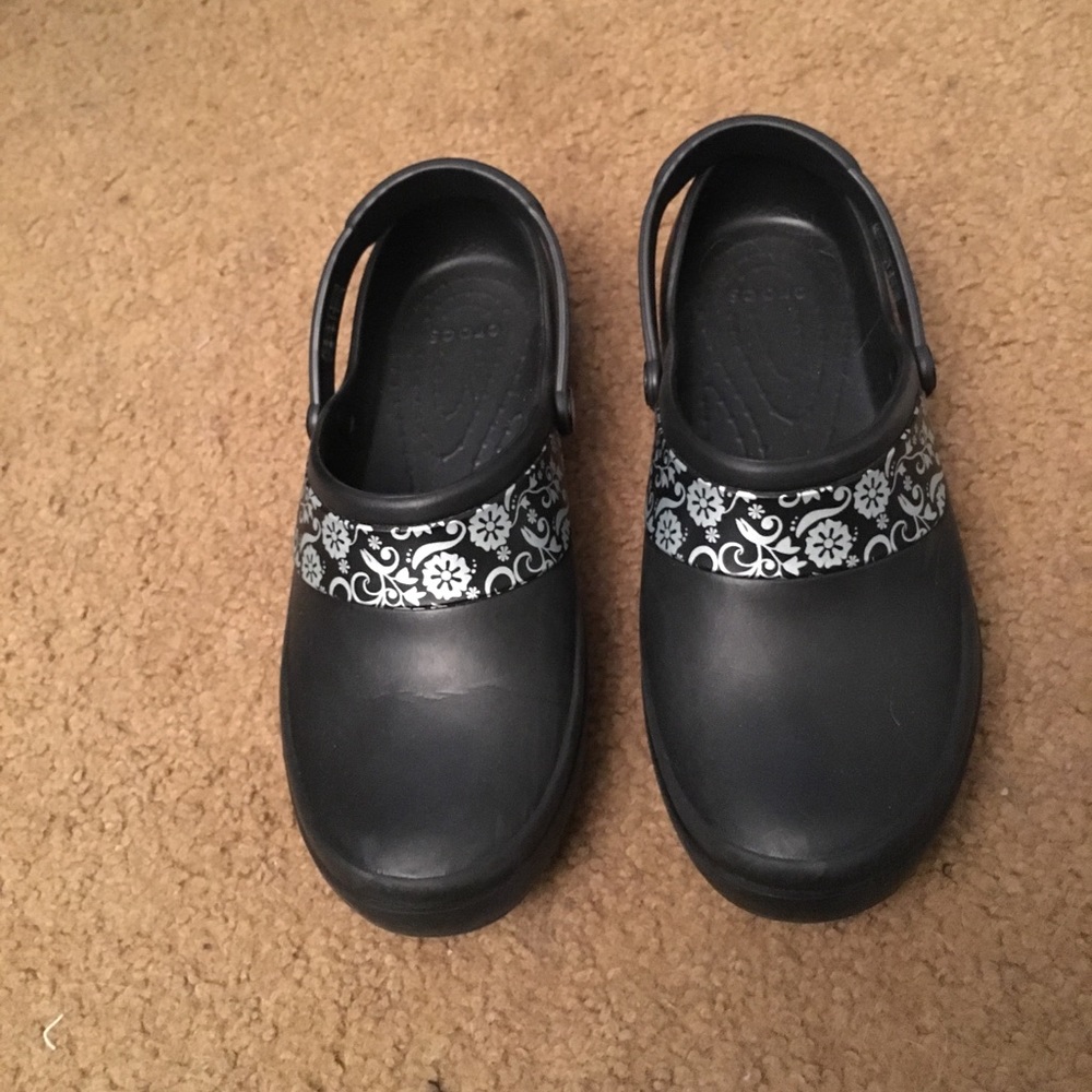 Black Crocs
